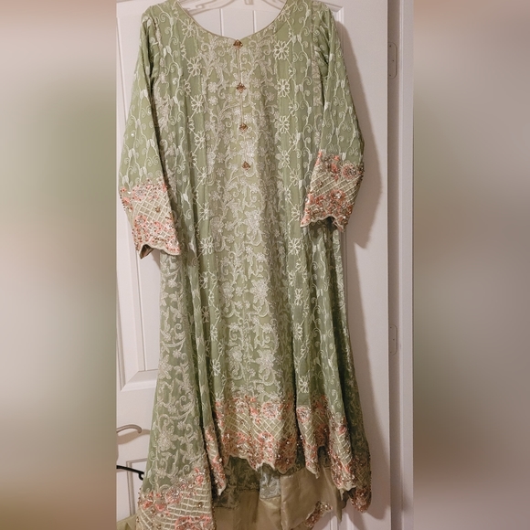 Pakistani Designer embroidered shalwar kameez gown dress - Picture 5 of 5